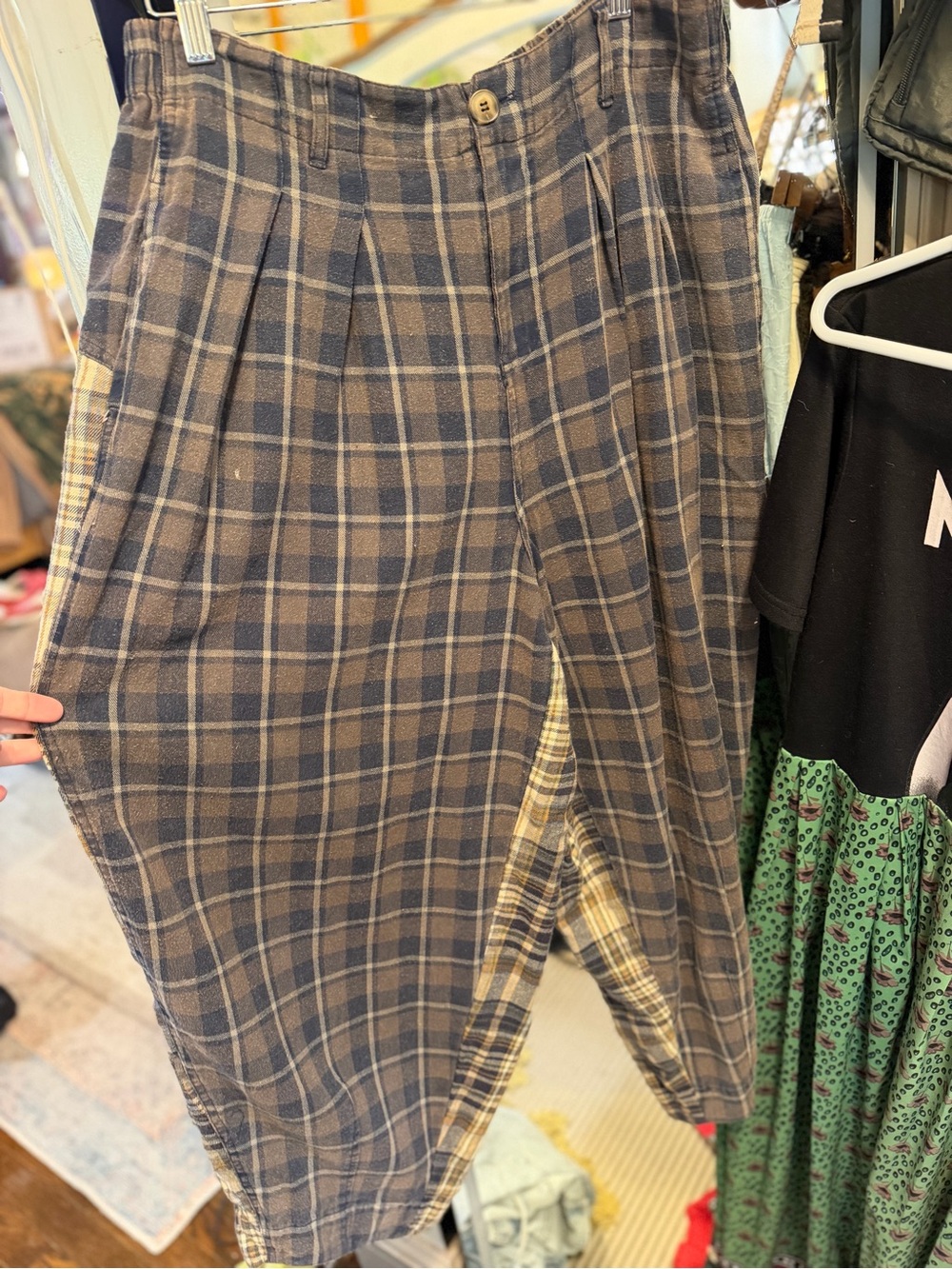 Oli & Hali Brown Plaid Relaxed Men’s Pants - Picture 3 of 4